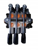 DISTRIBUITOR HIDRAULIC CU 3 MANETE